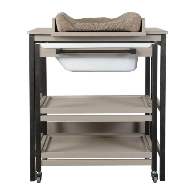 Quax Smart changing and bathing station
