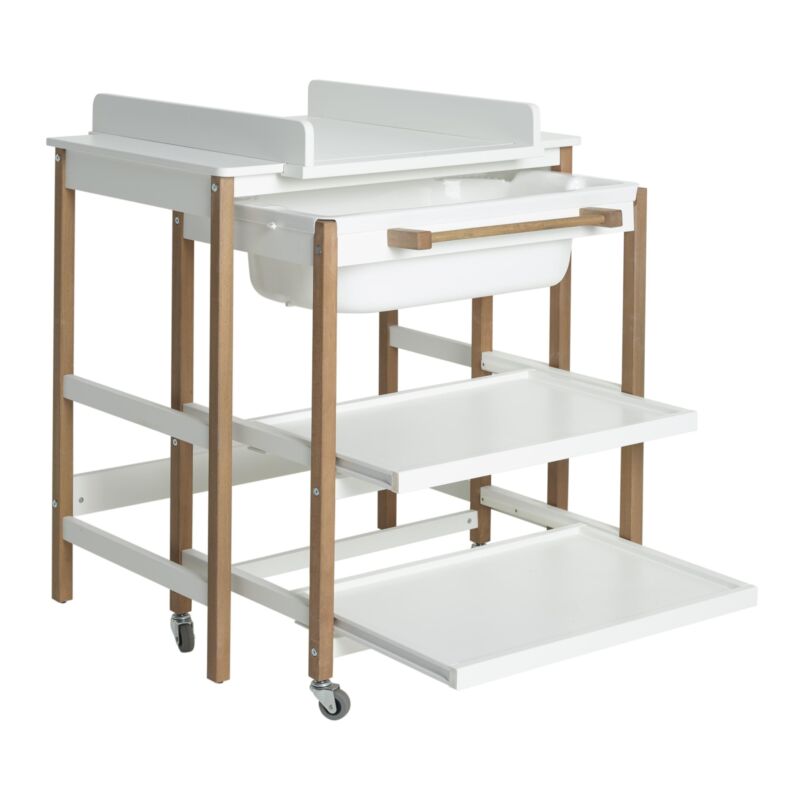 Quax Smart changing and bathing station