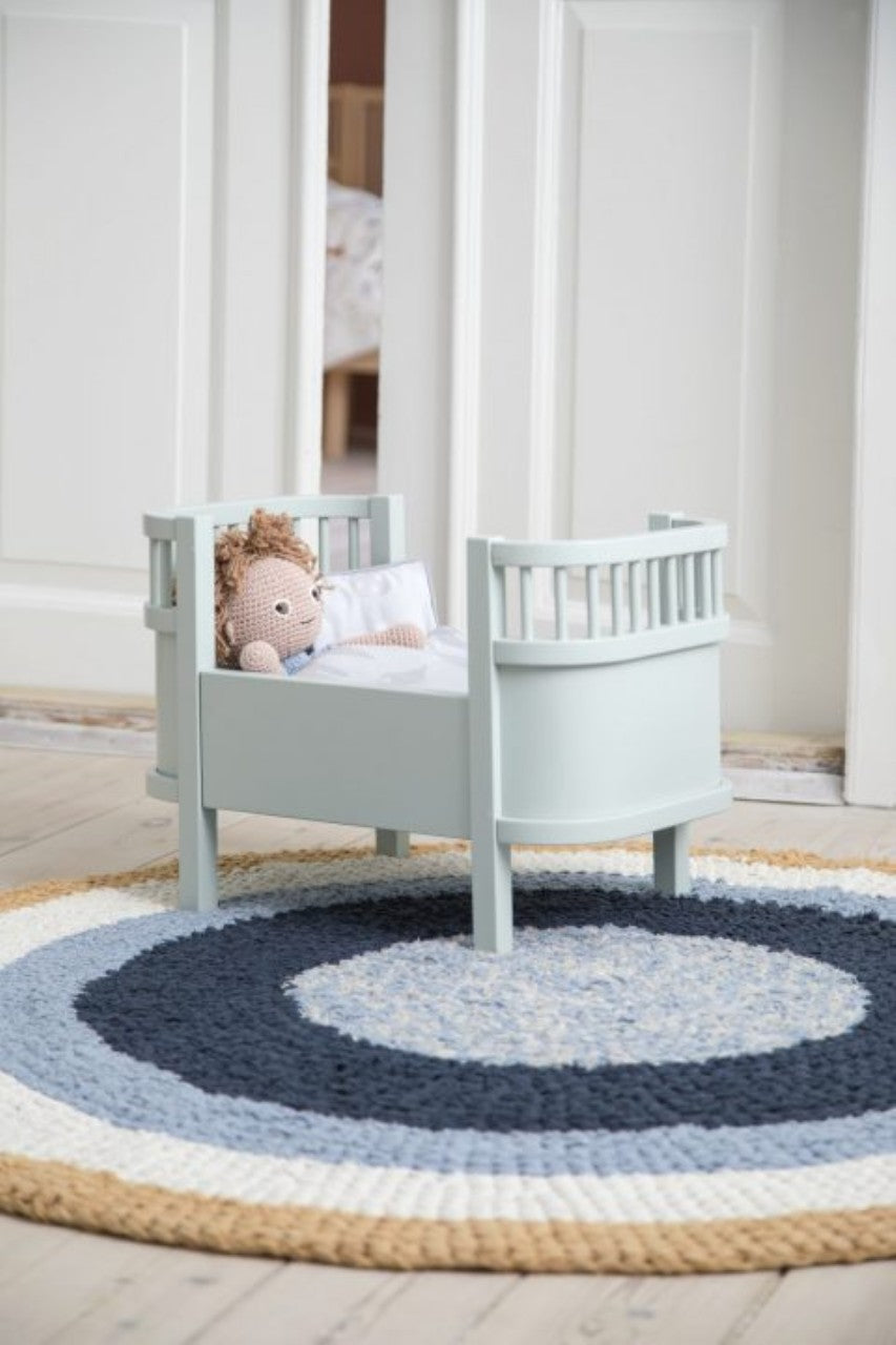 Sebra doll's bed