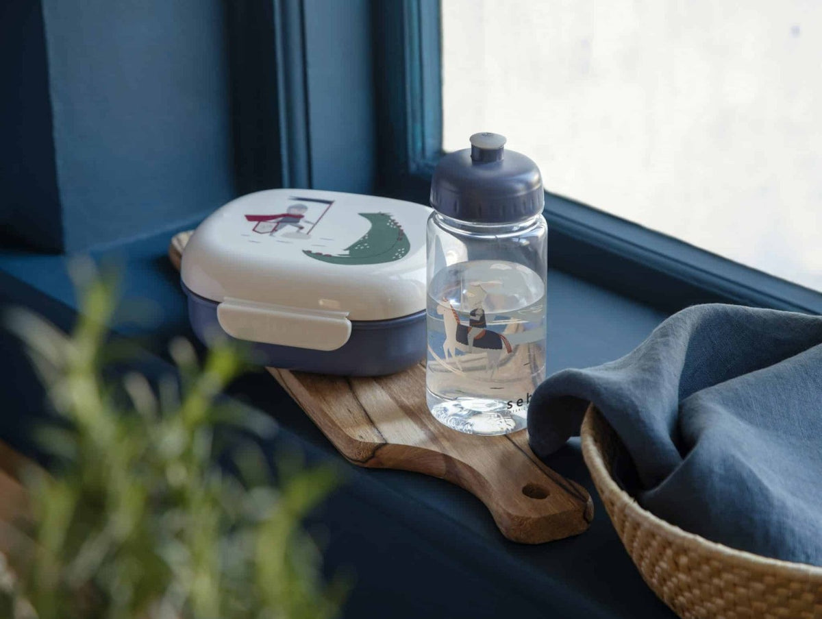 Sebra lunch box with divider