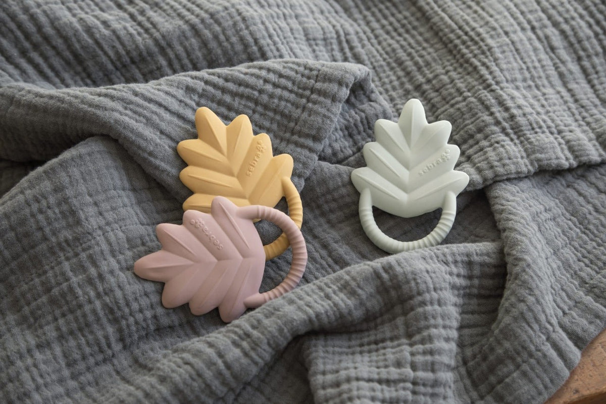 Sebra teething ring natural rubber latex, leaf