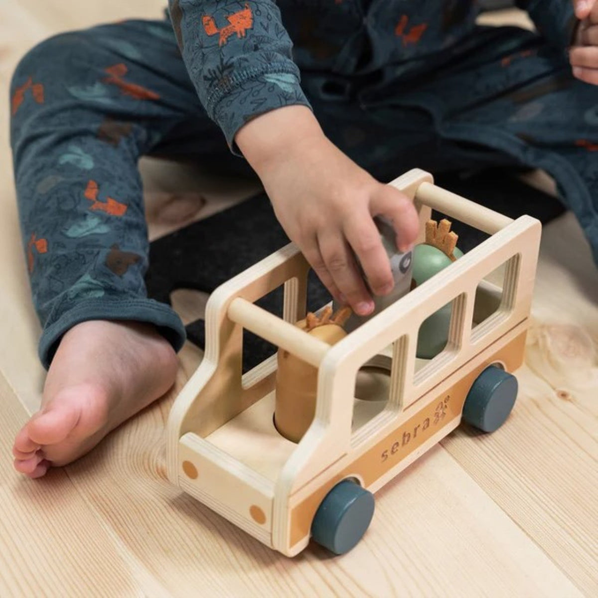 Sebra Bus Wood