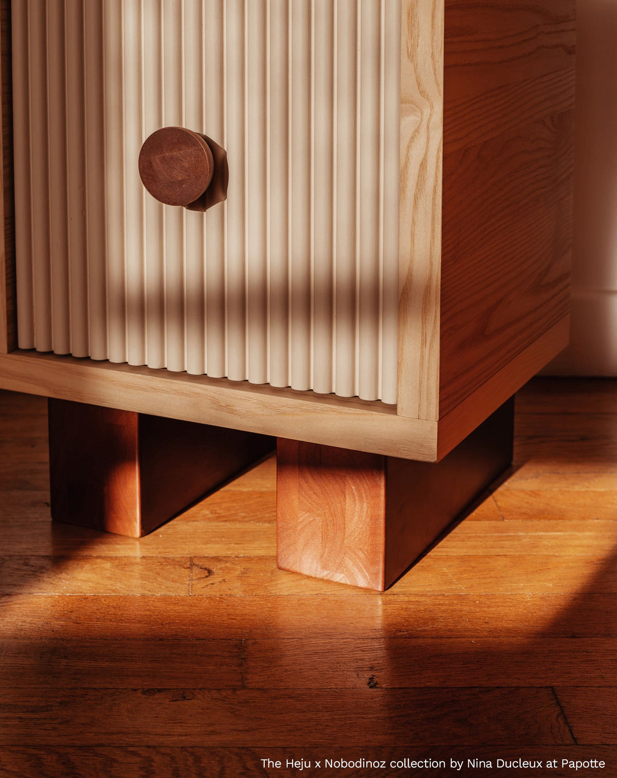 Nobodinoz Heju bedside table
