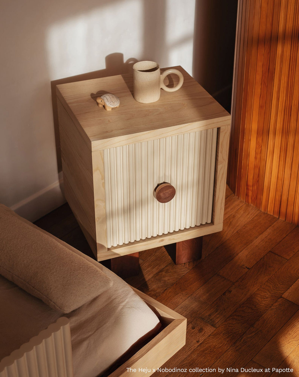 Nobodinoz Heju bedside table