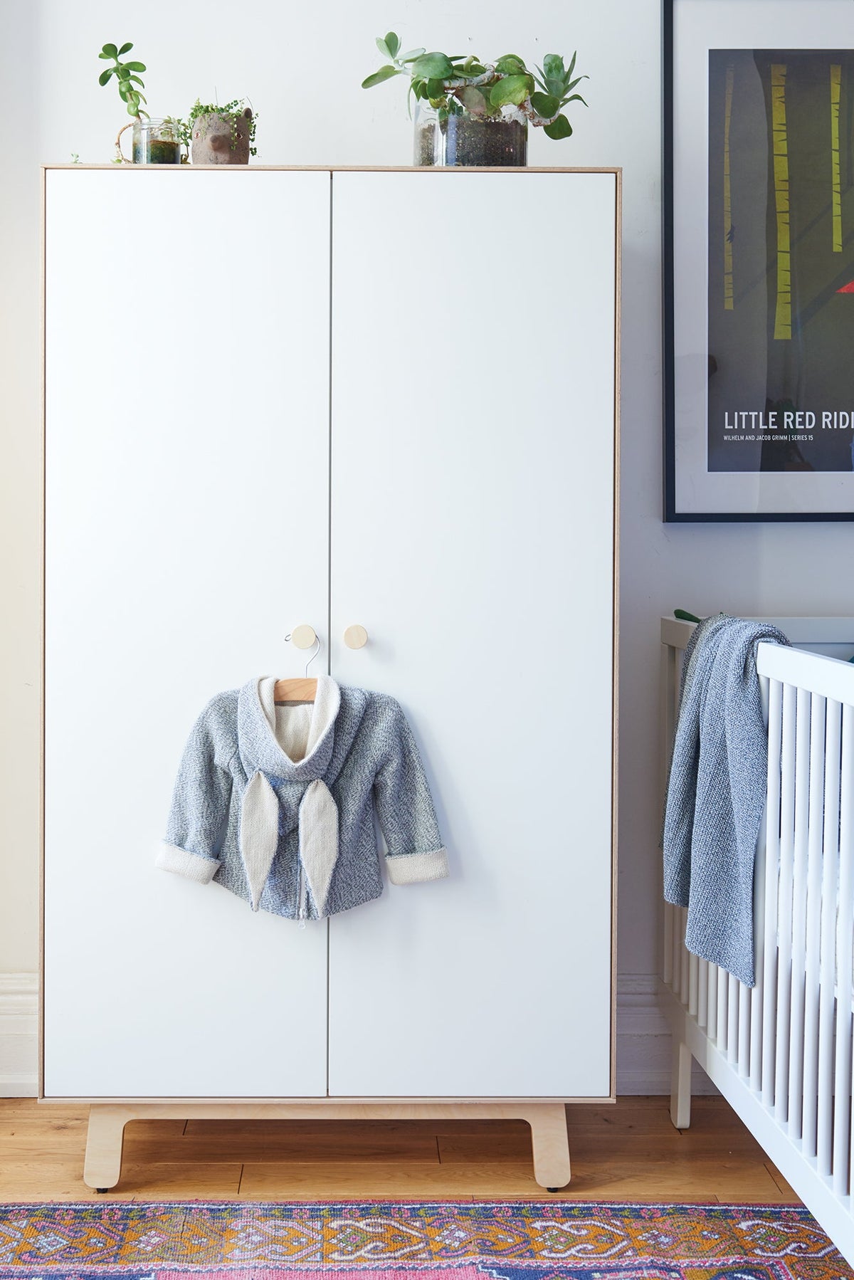 Oeuf NYC Sparrow closet, birch / white
