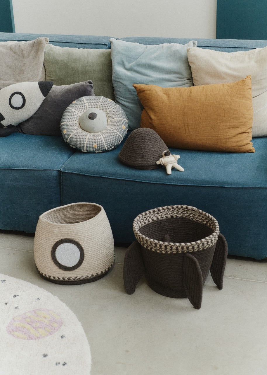 Lorena Canals basket rocket