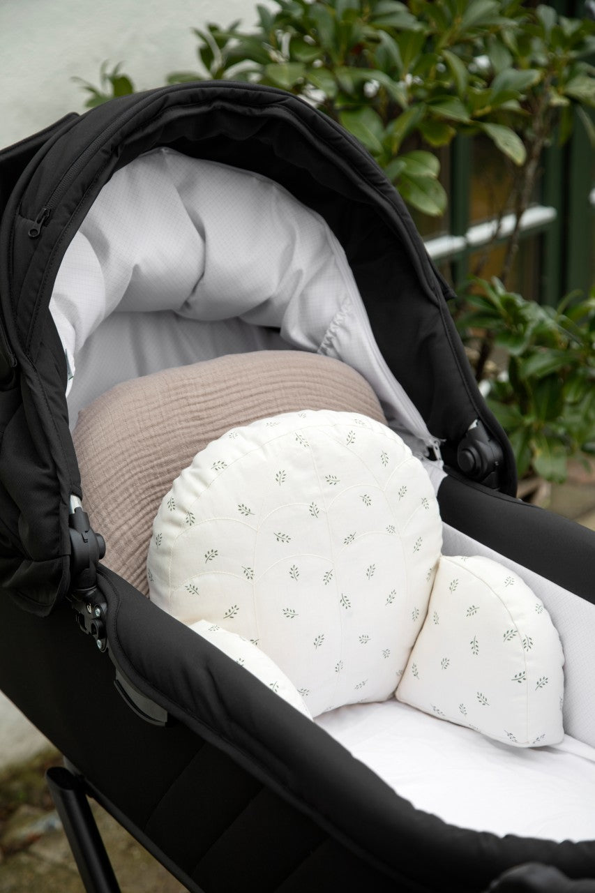 Sebra Coussin pour poussette, kapok, Sophora Leaves Blossom Pink