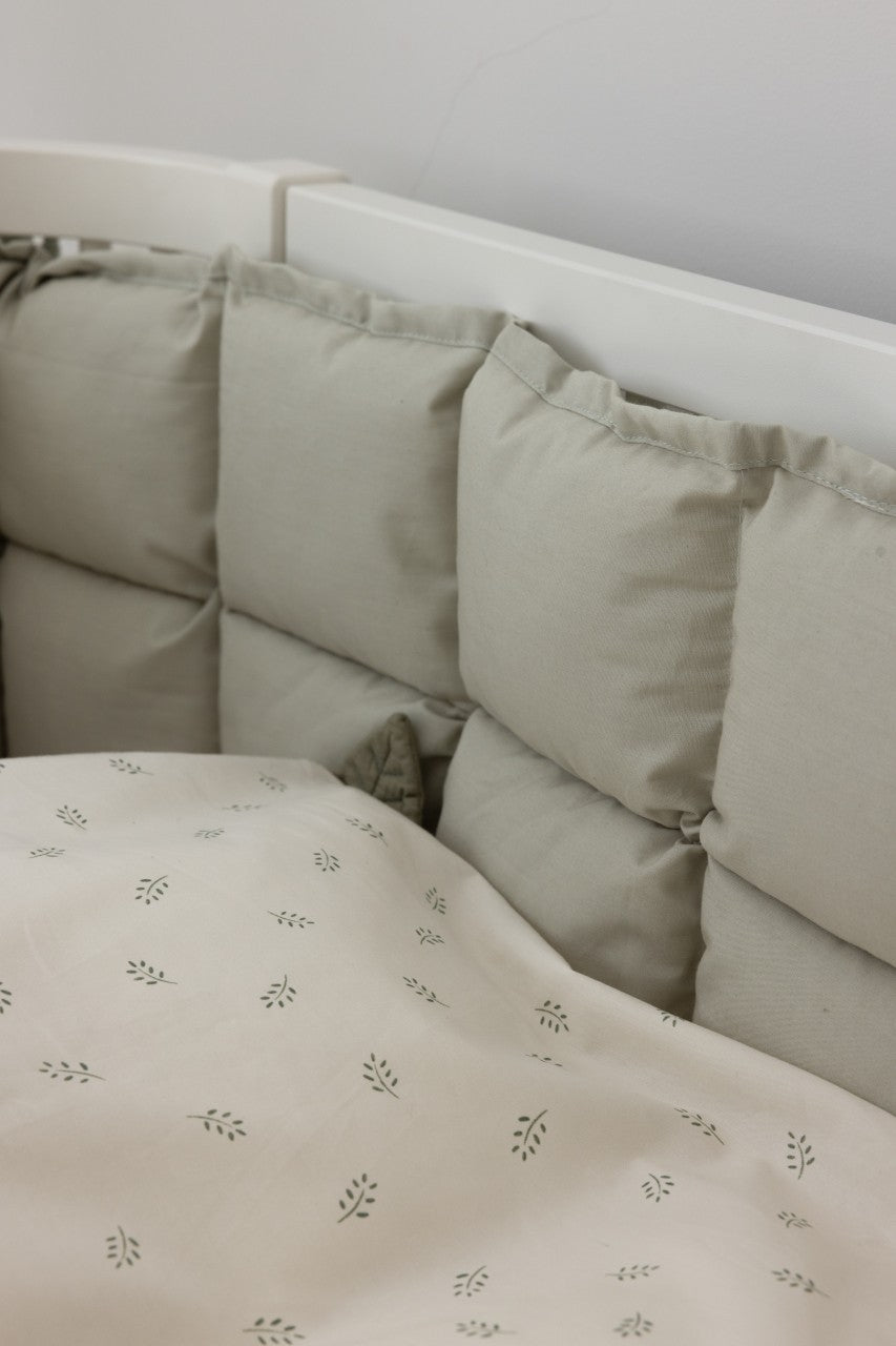 Sebra bed bumper half length, kapok, Uni Classic Mist Green
