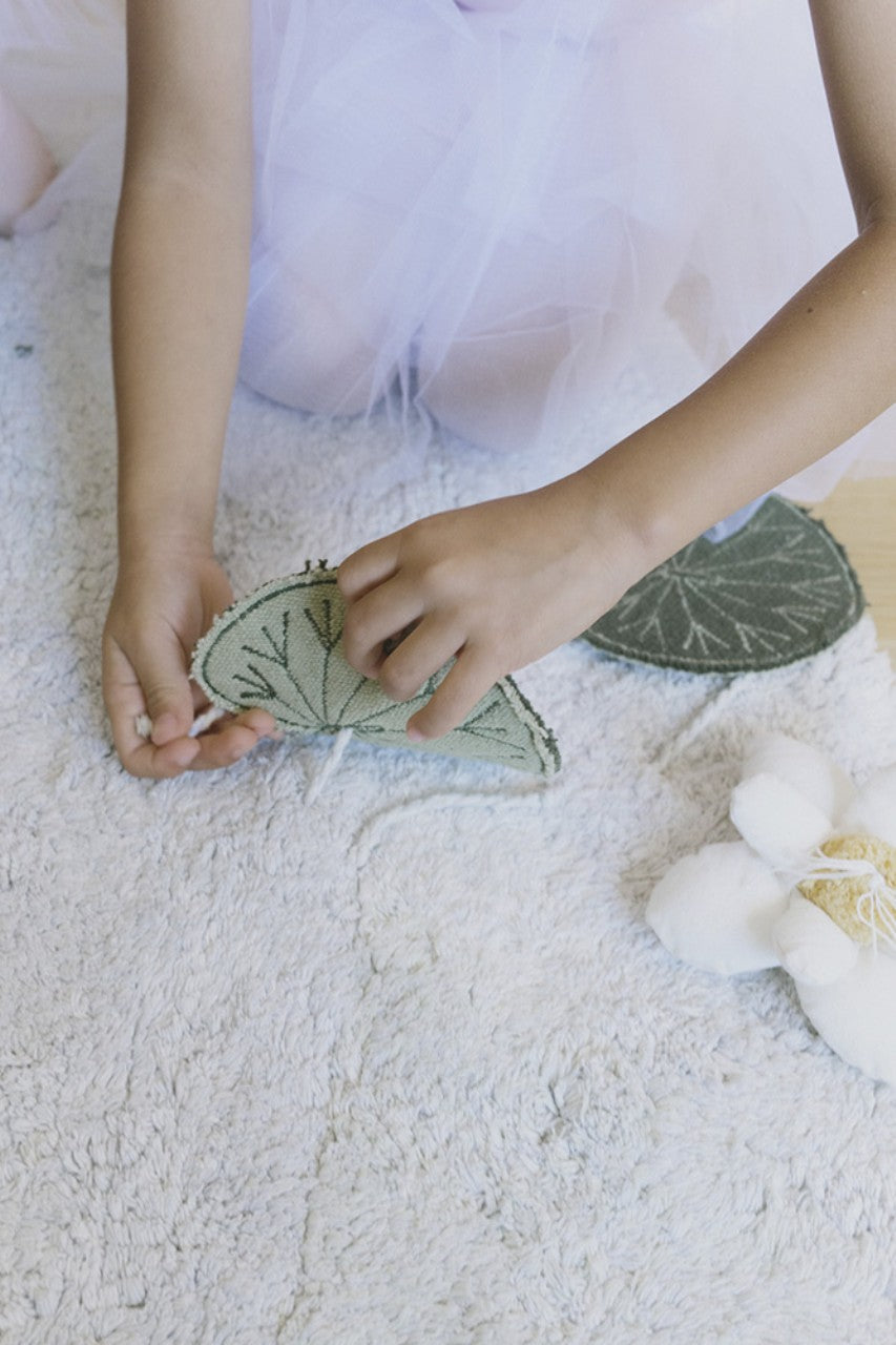 Lorena Canals Tapis de jeu Le lac des cygnes