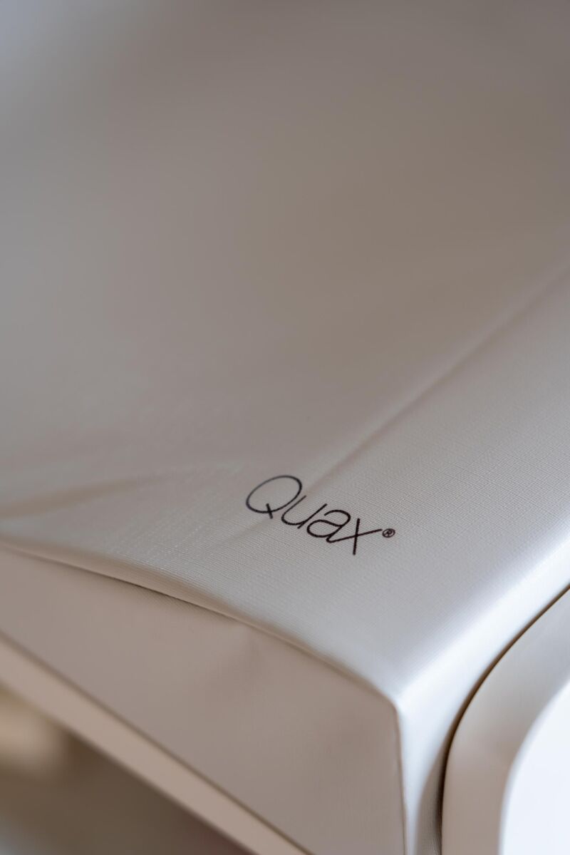 Quax changing mat Wave