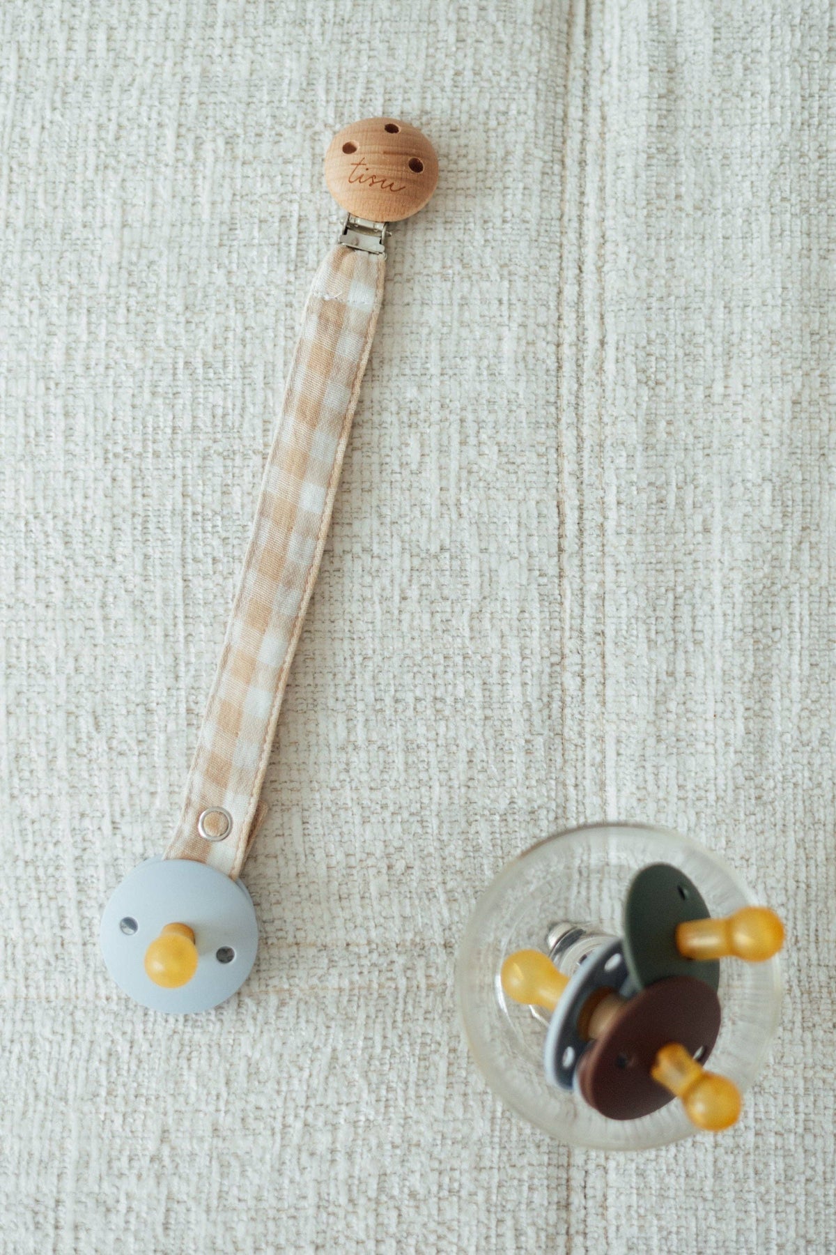 TISU pacifier chain beige