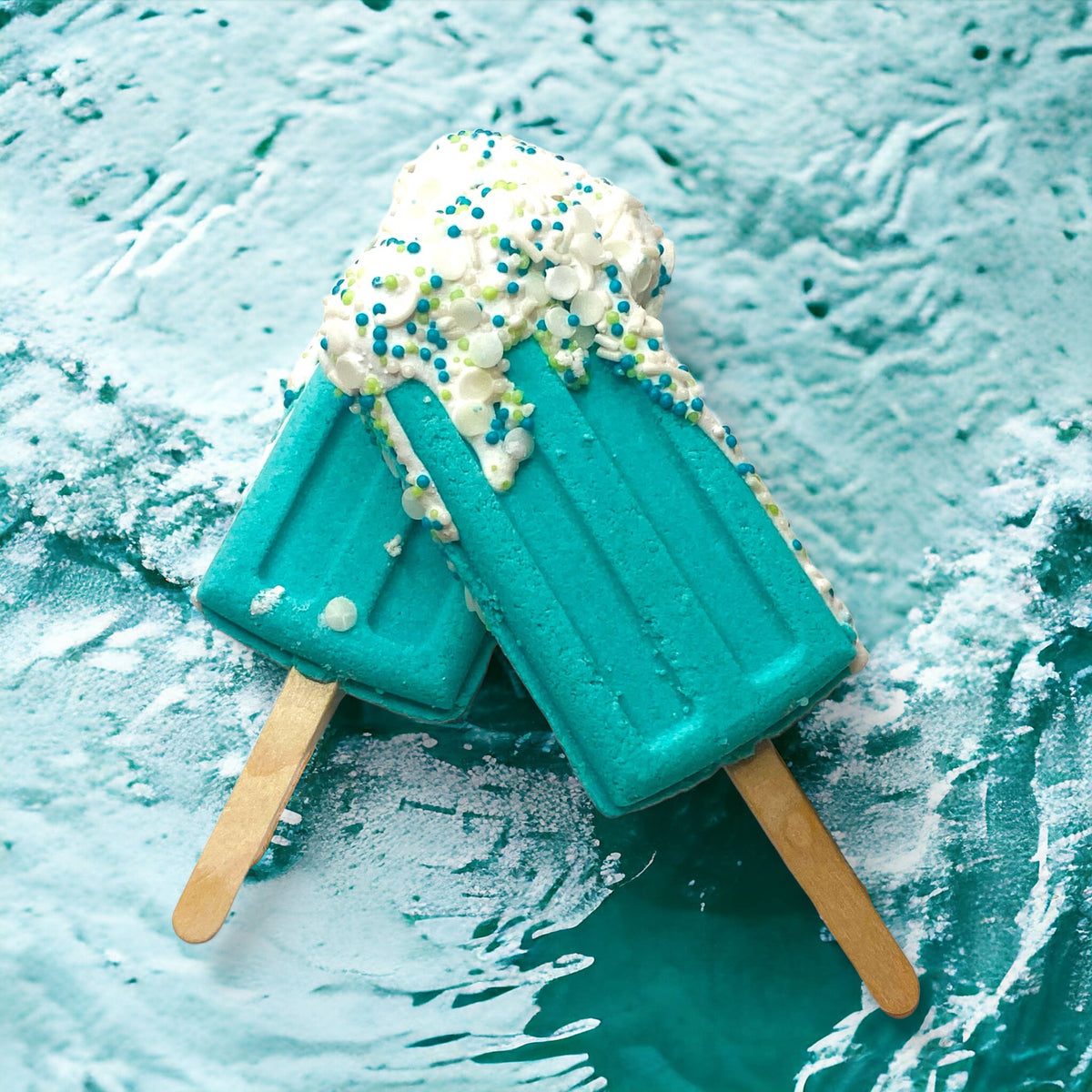 Calla-Lily-Cosmetics_Calla-Laly-Cosmetics-Popsicle-Badebombe-Blaugrün_2.jpg