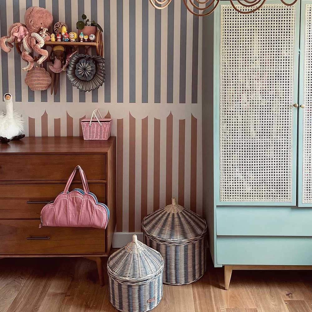 Dekornik wallpaper Simple Rustic Classic Light stripes 50 x 280