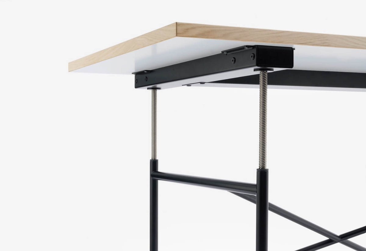 Richard Lampert Eiermann 1E Tim Schütze Chrom 4132 Linoleum ash