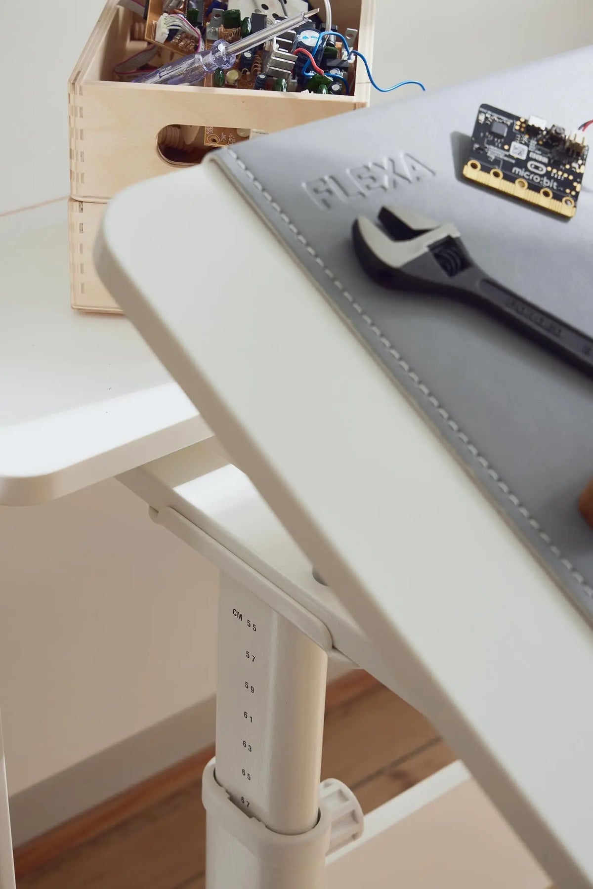 Flexa Study Evo Kippbarer Schreibtisch Weiss