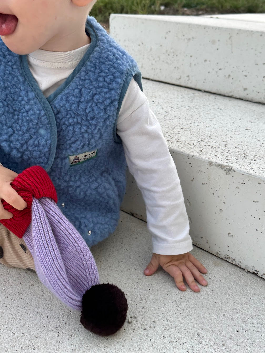 Happy Mess merino hat Berry red brown