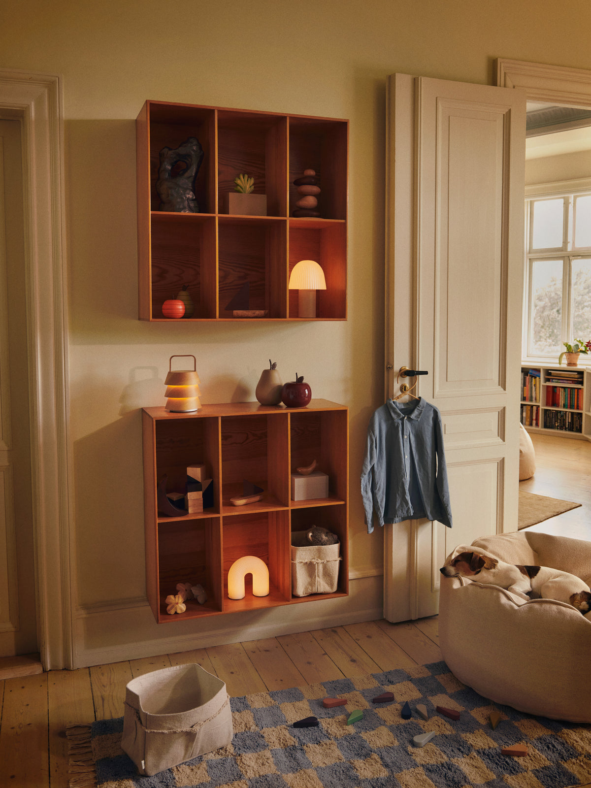 Tappeto lavabile Ferm Living Mara - Blu nebbia/Sabbia calda