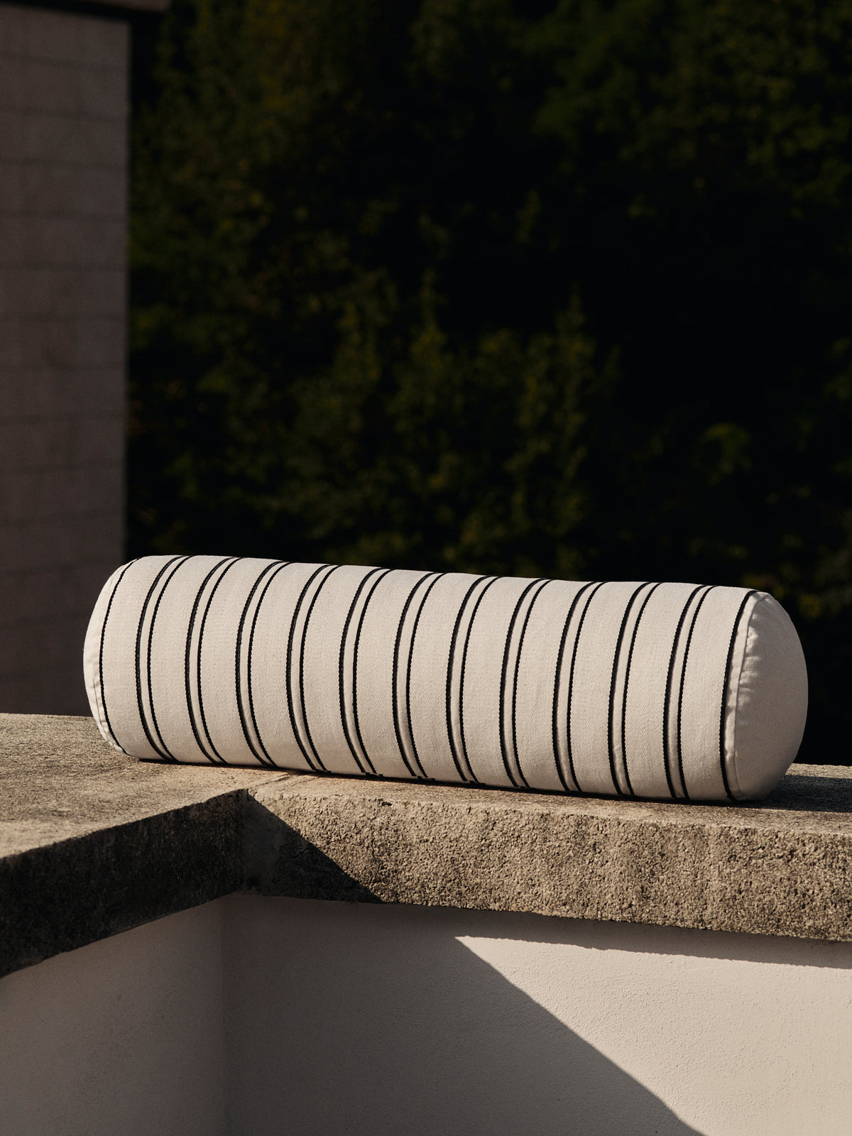 Ferm Living Twill Bolster Coussin - Off-white/Black