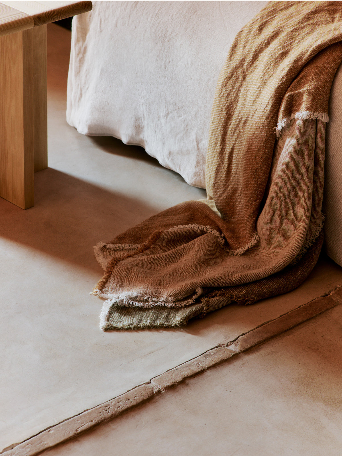 Ferm Living Pila Linen Throw - Kaki/Aged Gold