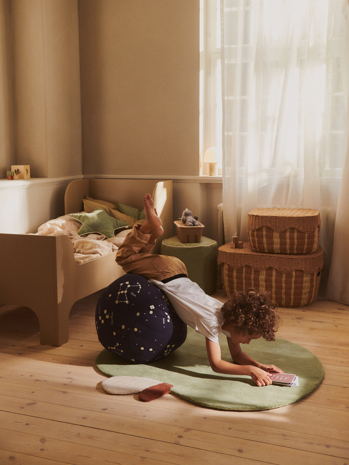 Ferm Living Constellation Pouf - Blu scuro