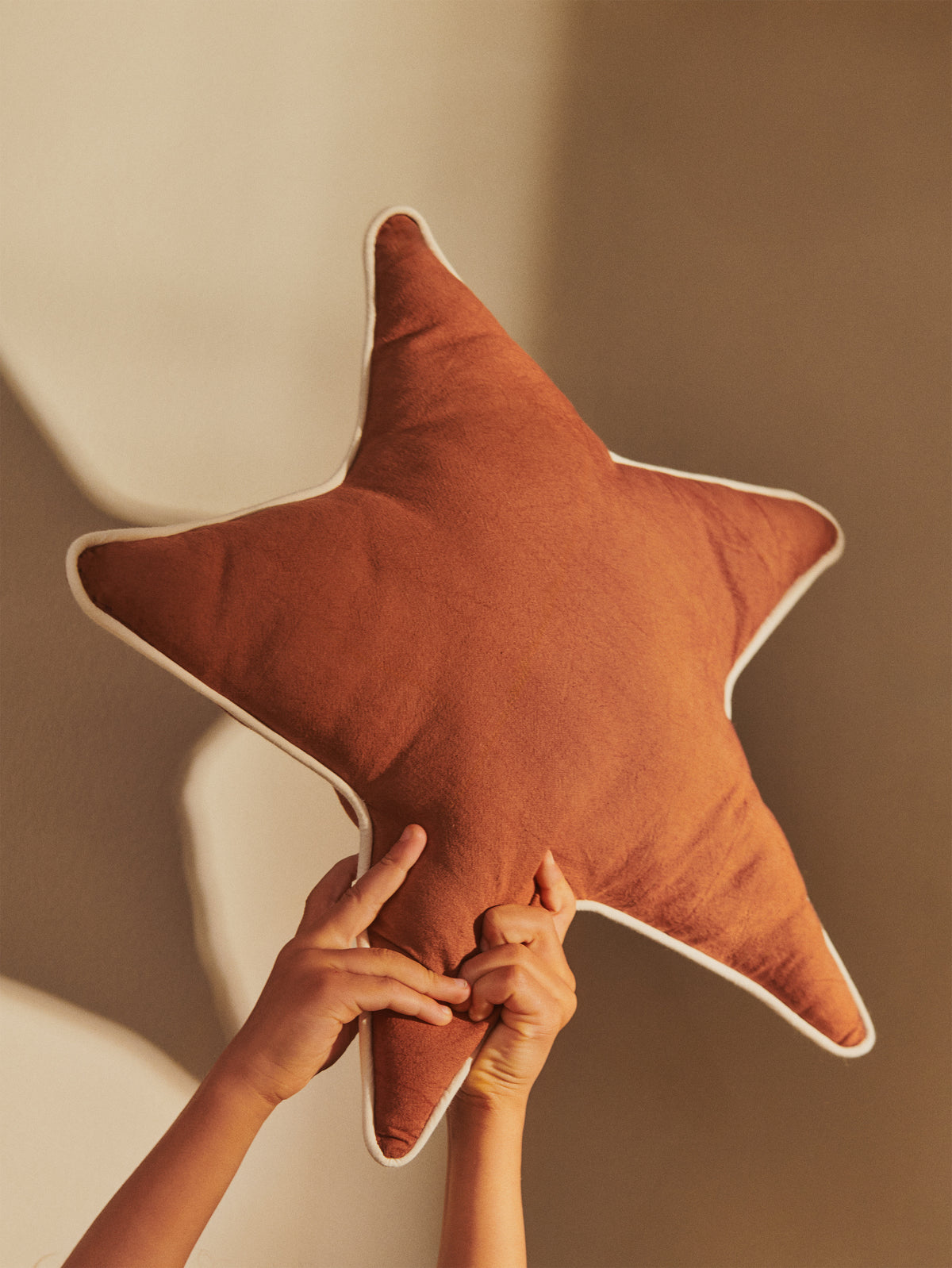 Ferm Living Star Coussin - Brown Clay