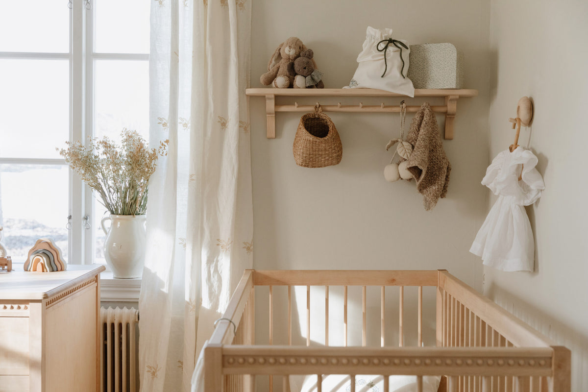 Gustavienne wall shelf 7 hooks Gustavian blue