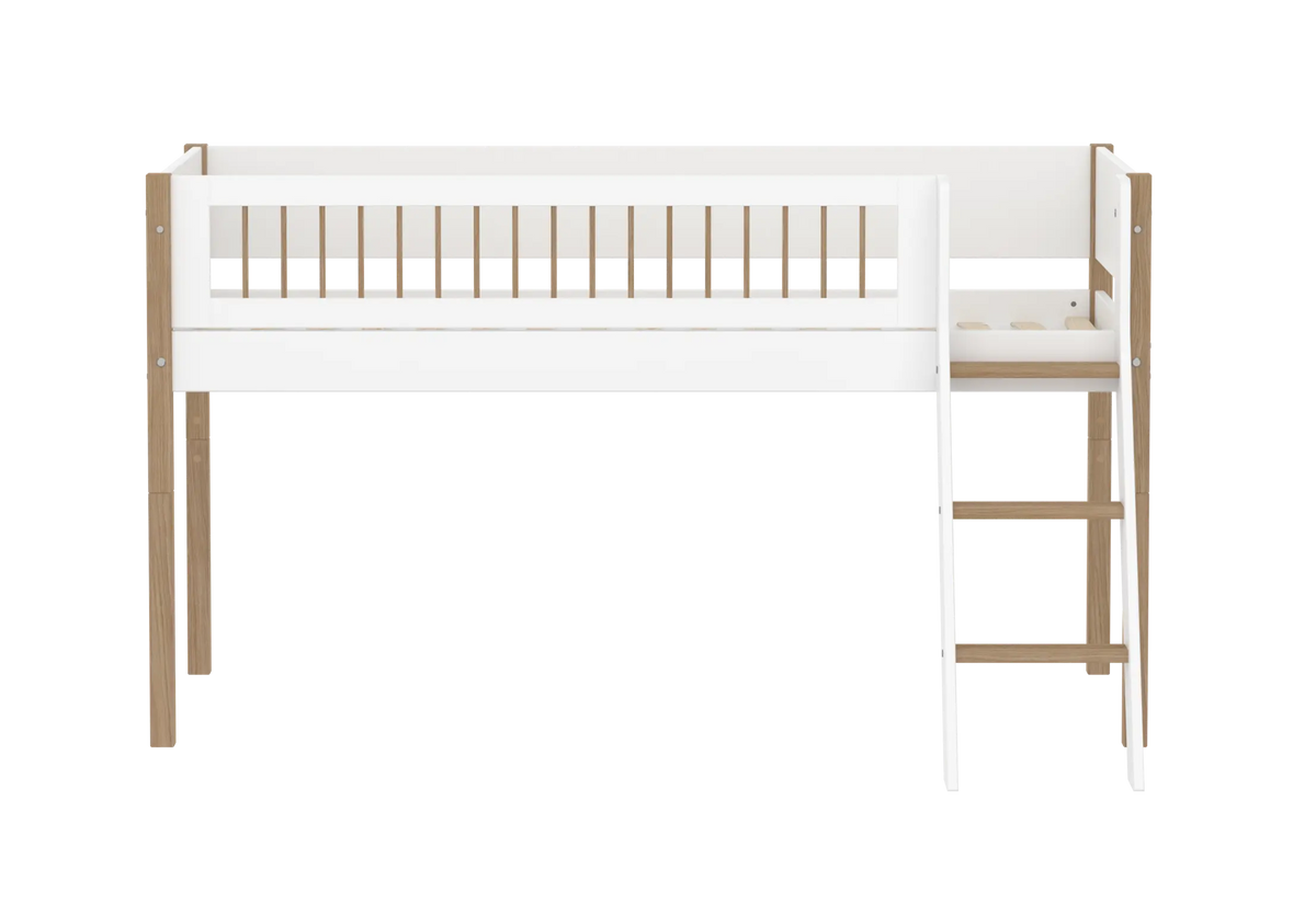 Flexa Nor Halbhohes Bett mit Schrägleiter 90 x 200 cm Eiche