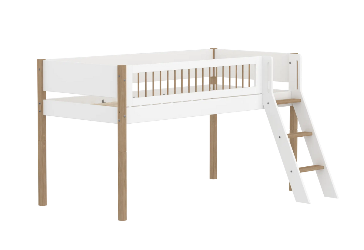 Flexa Nor Halbhohes Bett mit Schrägleiter 90 x 200 cm Eiche