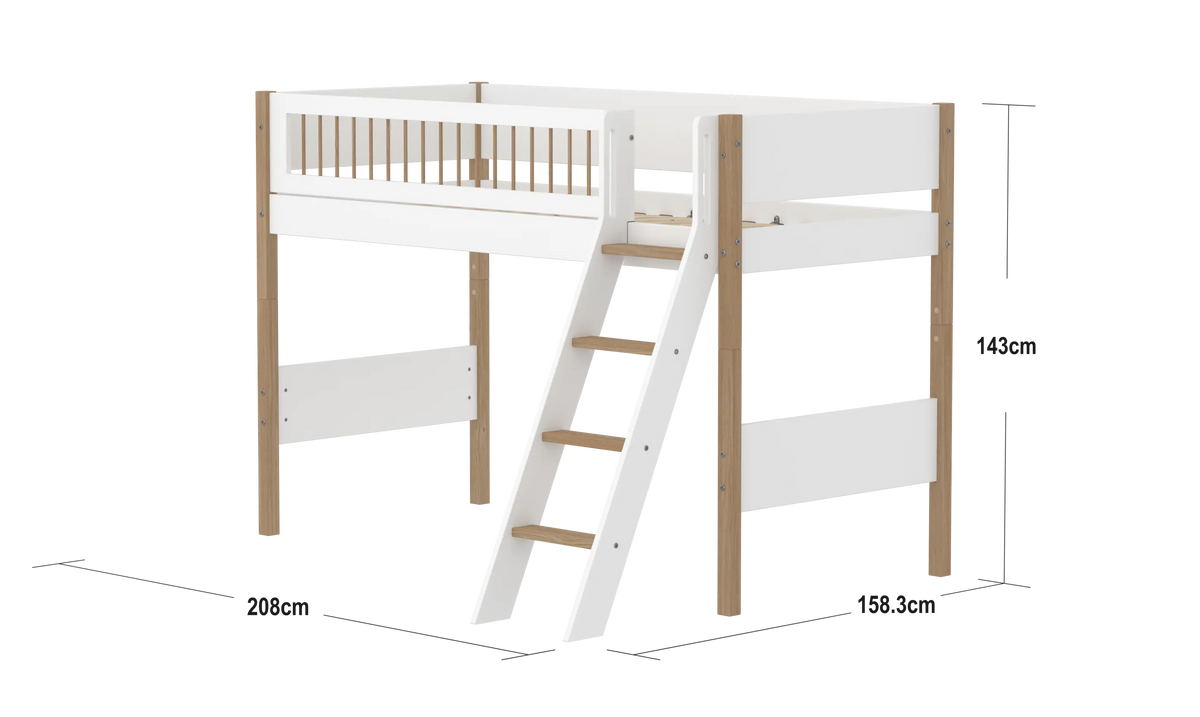 Flexa Nor Mittelhohes Bett mit Schrägleiter 90 x 200 cm Eiche