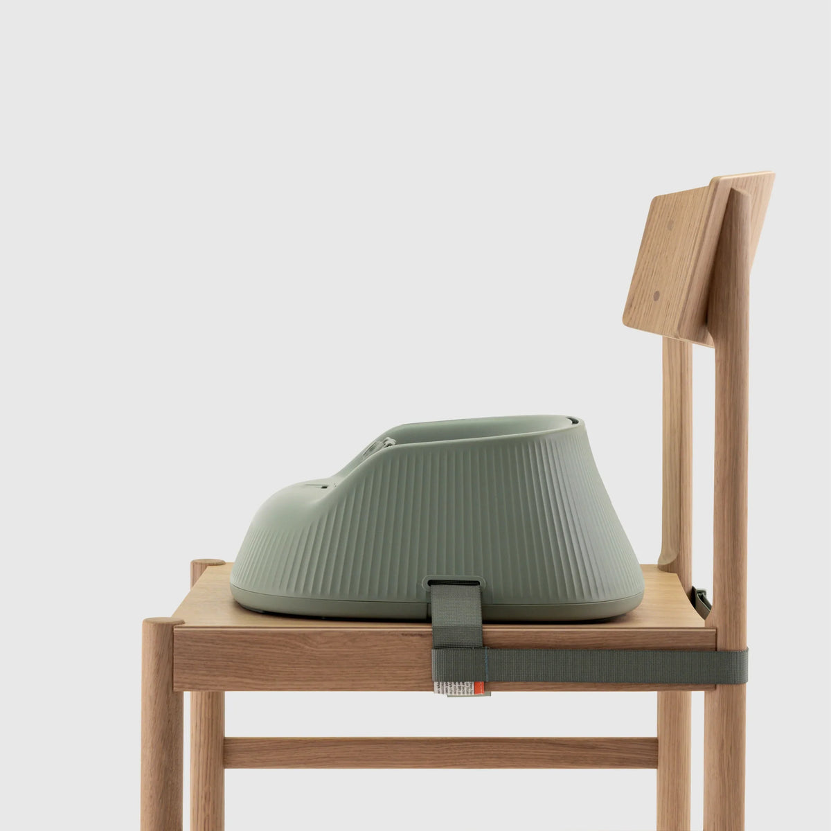 Hannie portable high chair sage green
