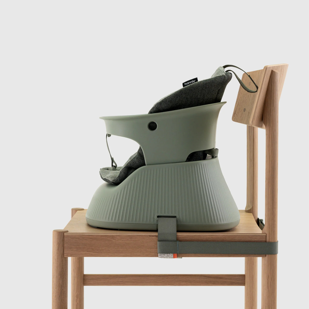 Hannie portable high chair sage green