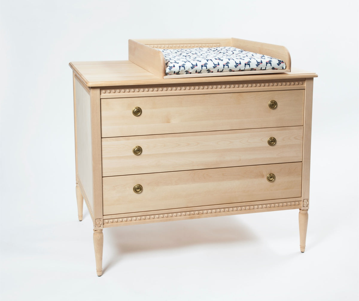 Gustavienne changing unit dark green