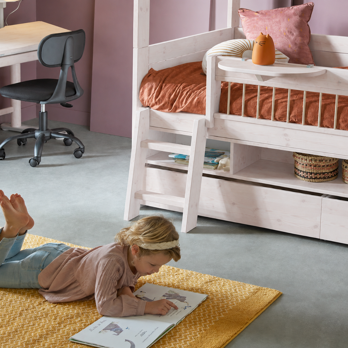 Lifetime Kidsrooms Small ladder for day bed Whitewash