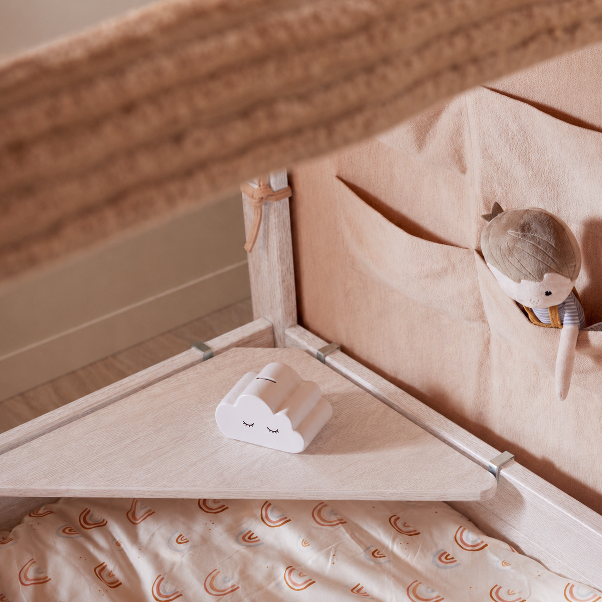 Lifetime Kidsrooms Étagère d'angle pour lit d'enfant Whitewash