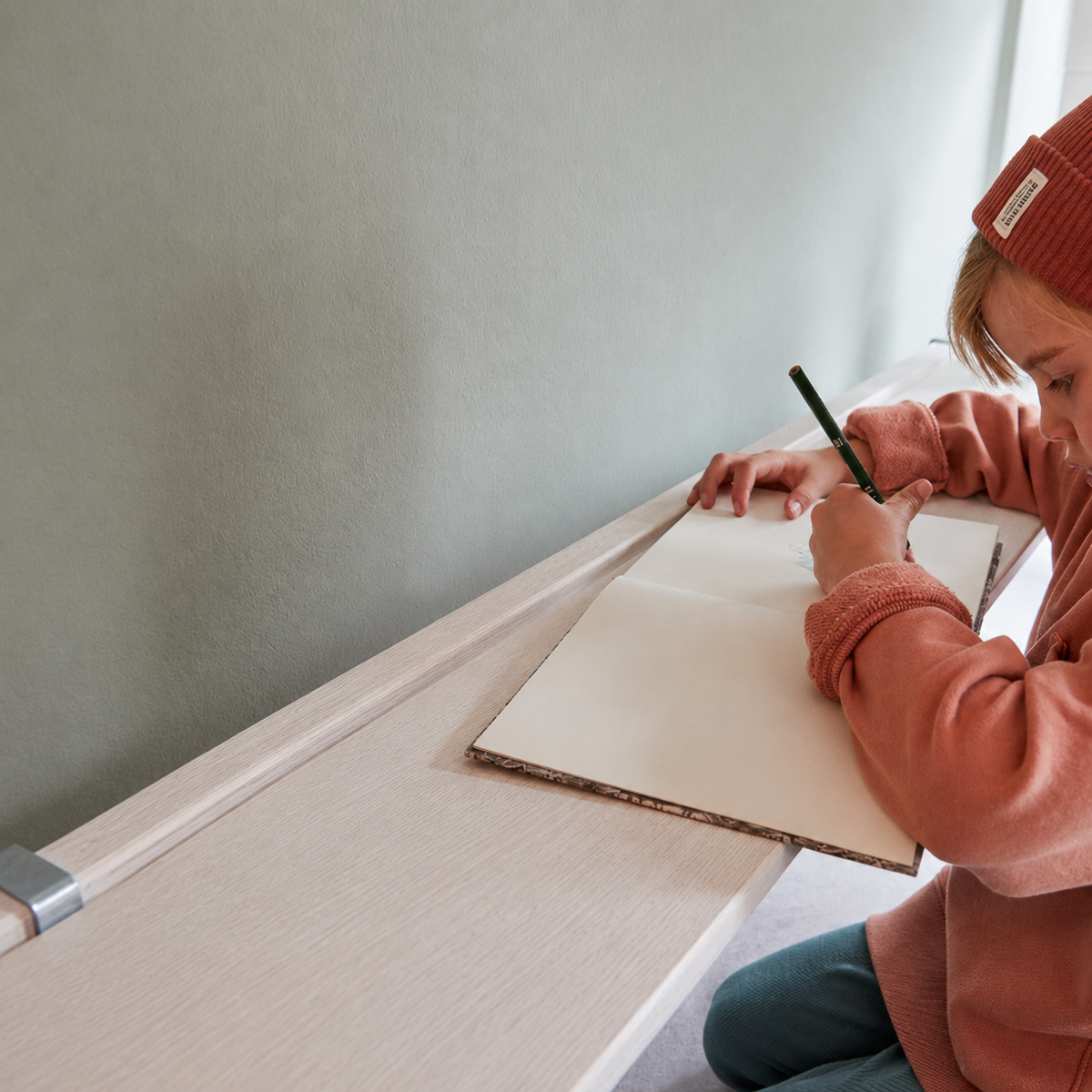 Lifetime Kidsrooms hanging bookcase Whitewash