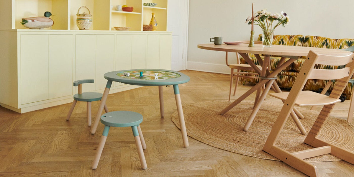 Stokke® MuTable™ Spieltisch Set mit Stühlen