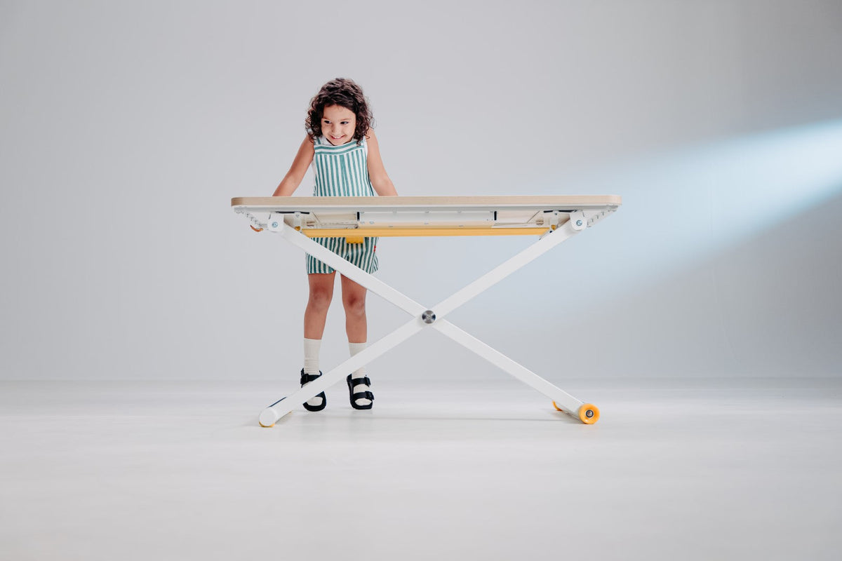 Poptop height-adjustable children's desk white