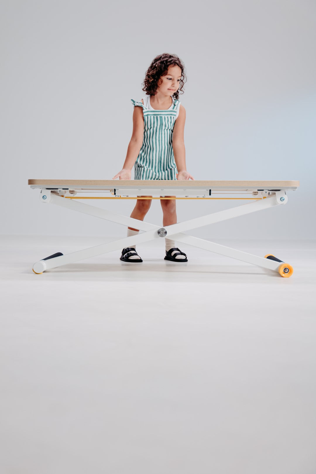 Poptop height-adjustable children's desk white