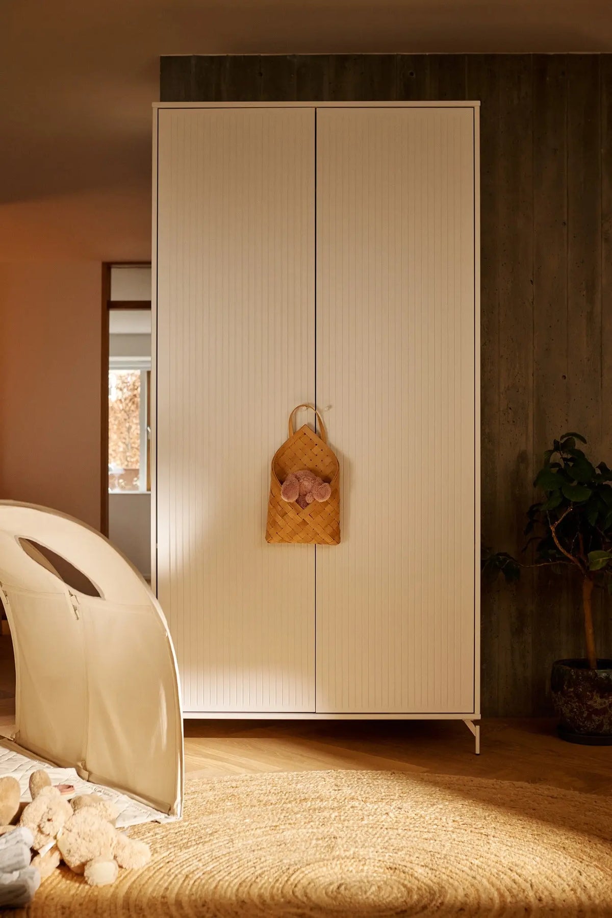 Flexa Saga Kleiderschrank, 2 Türen mit Rillen Weiss