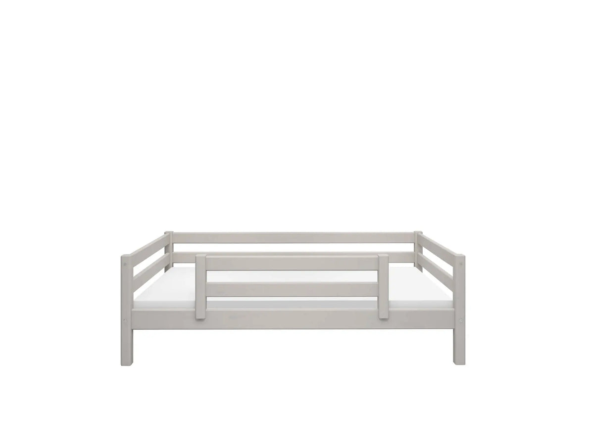 Flexa Classic Einzelbett mit halber Absturzsicherung 90 x 200 cm Grey washed