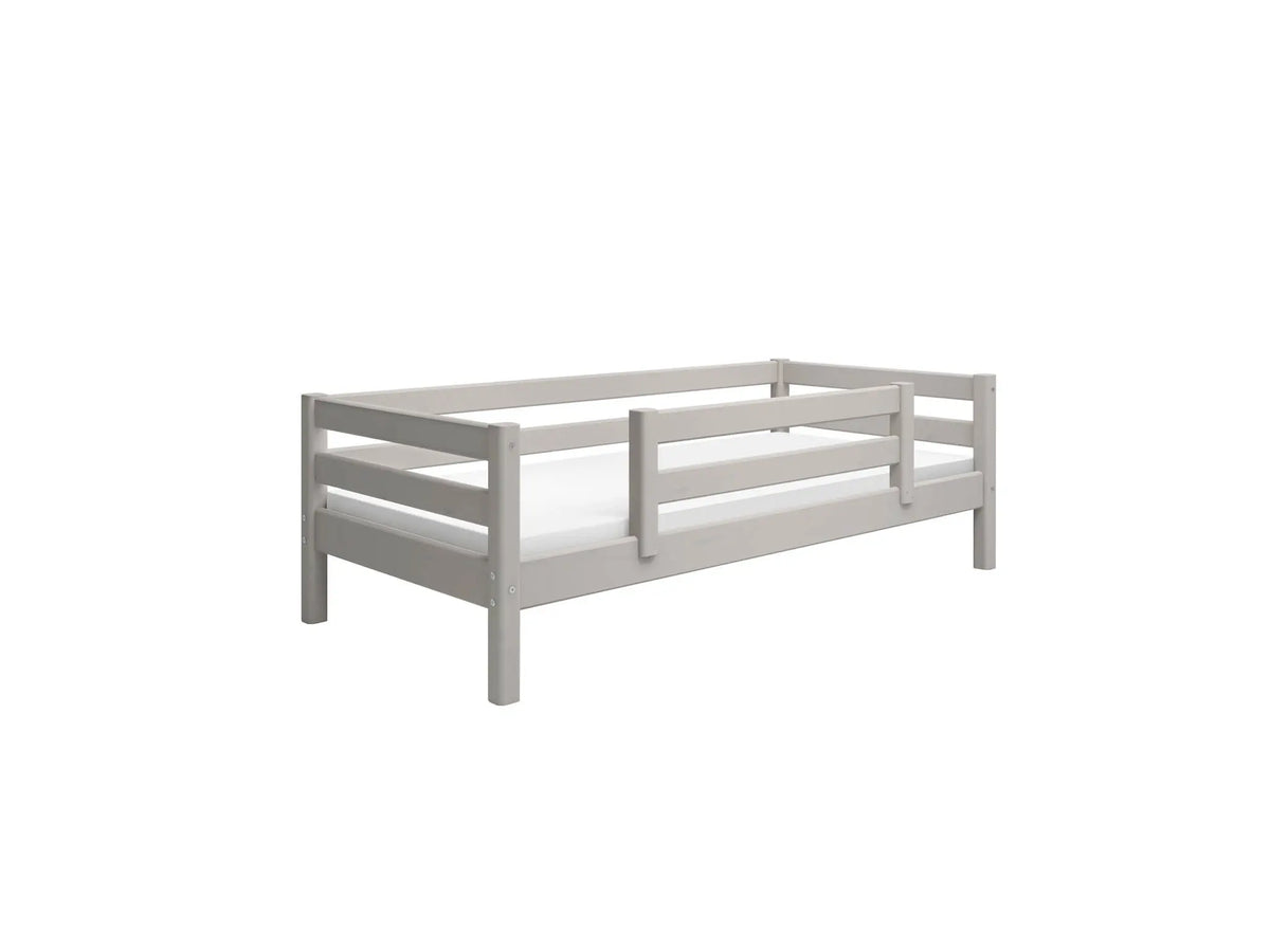 Flexa Classic Einzelbett mit halber Absturzsicherung 90 x 200 cm Grey washed