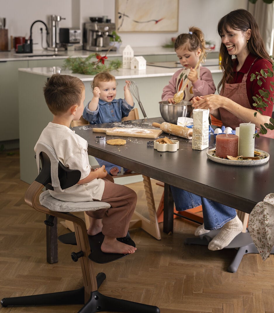 Stokke® Nomi® Stuhl, Walnut Black
