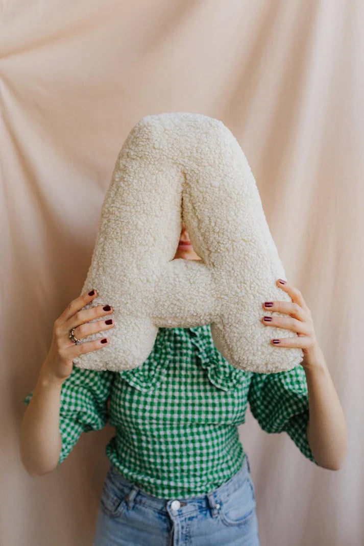 Betty's Home Coussin Lettres A Crème Bouclé