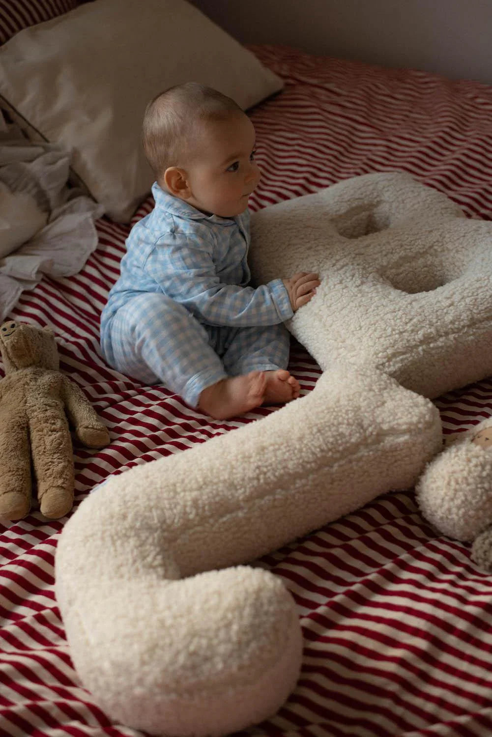 Betty's Home Coussin Lettres W Crème Bouclé