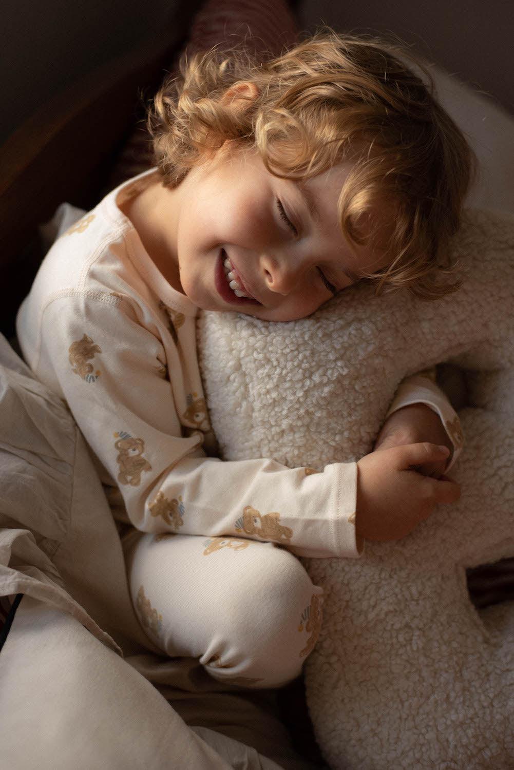 M Creme Boucle Buchstabenkissen