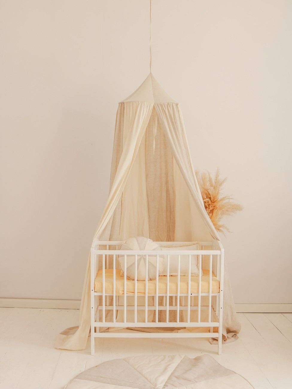 Moi Mili canopy circus cream