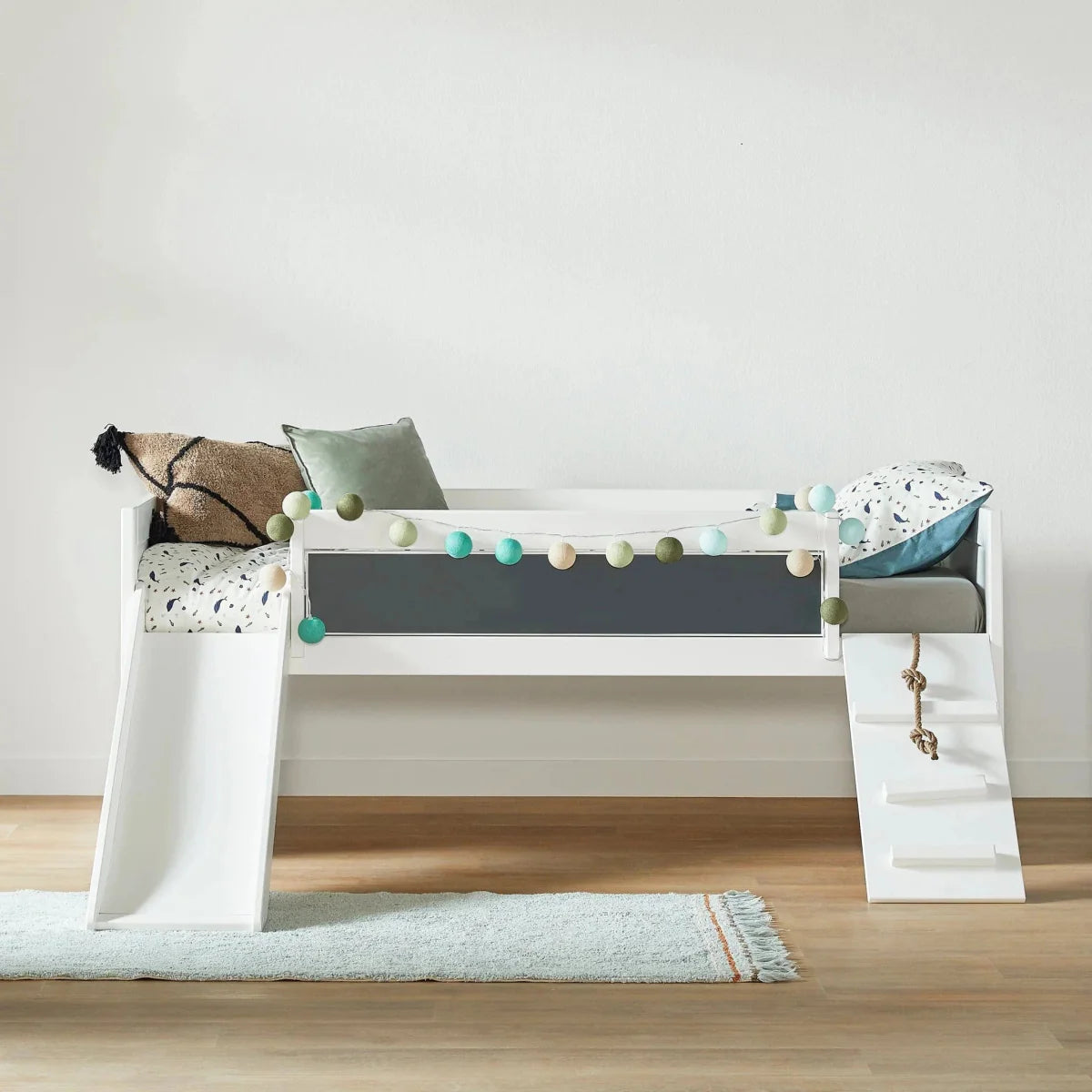 Lifetime Kidsrooms day bed Climb & Slide - Original White