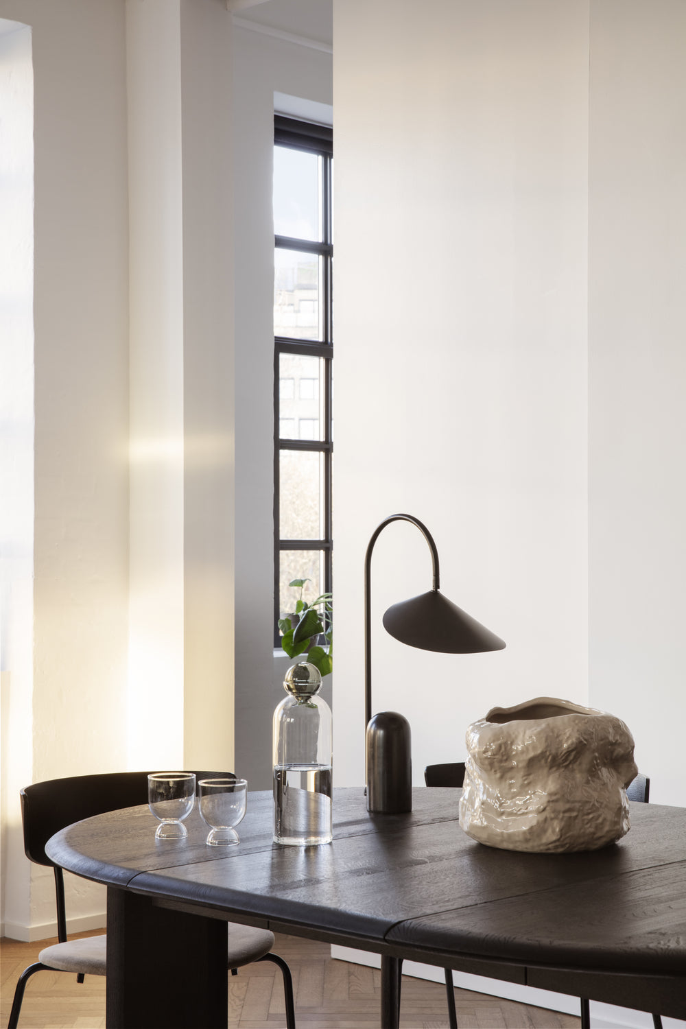 Ferm Living Arum lampe de table - Black