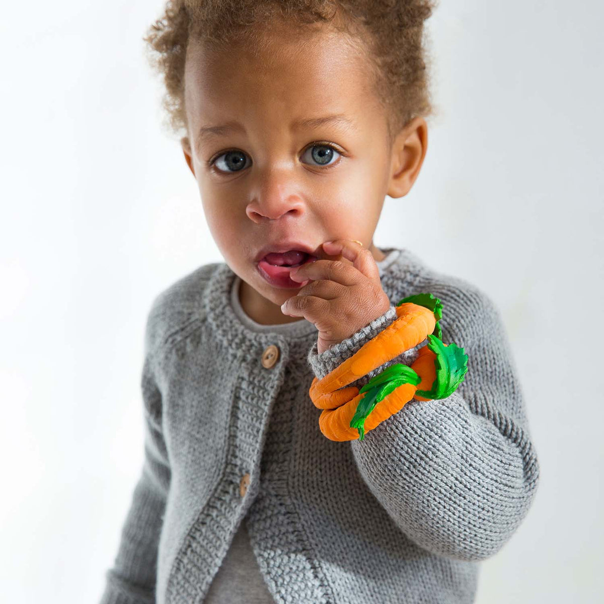 Oli & Carol Cathy the carrot teething ring
