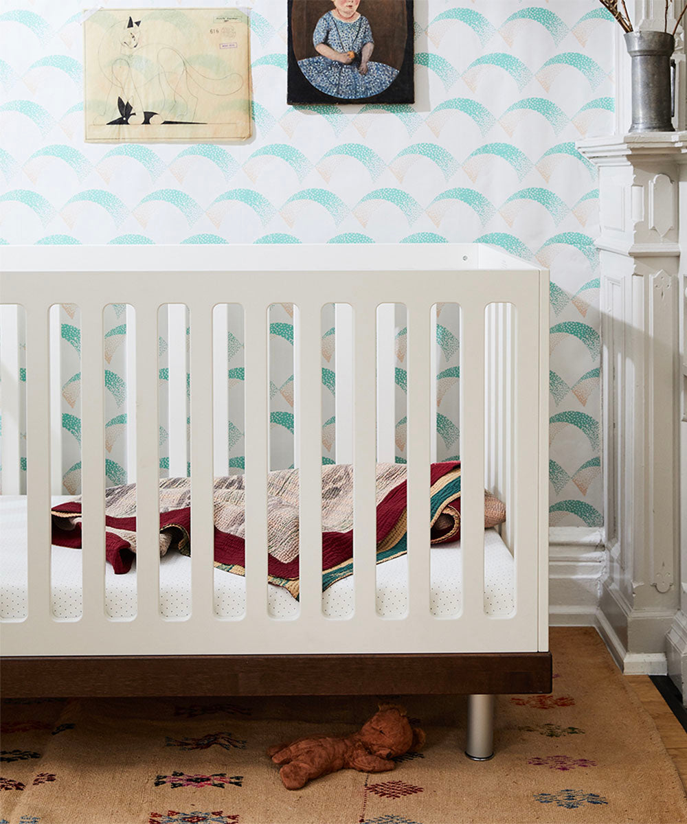 Oeuf NYC Classic crib, white / walnut